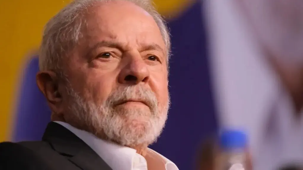 Lula preocupado por el despliegue militar de Estados Unidos en el Caribe