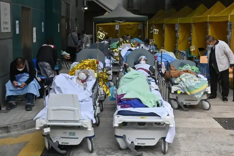 Los hospitales de Hong Kong están saturados.