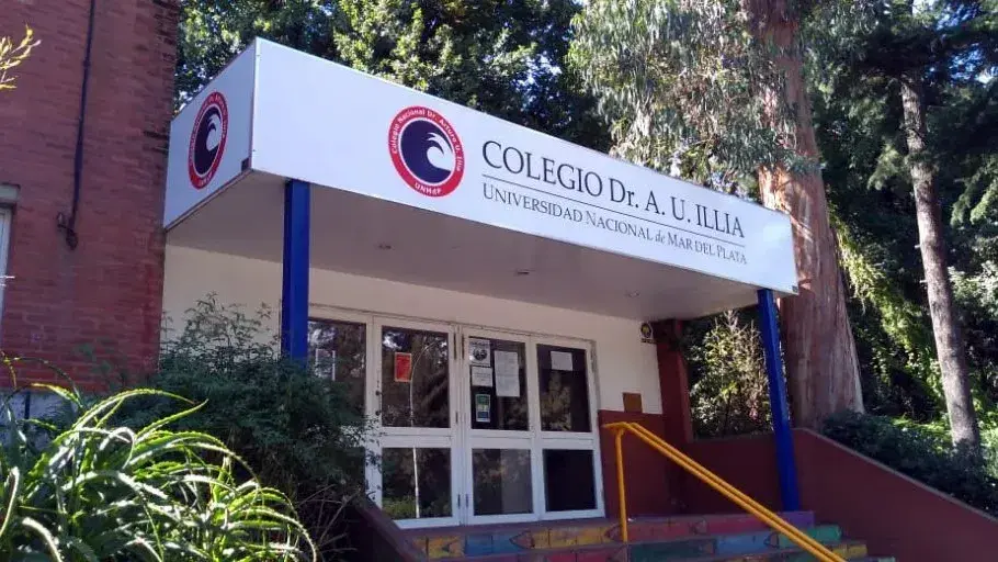 Jornada medieval con fines solidarios en el parque del Colegio Illia
