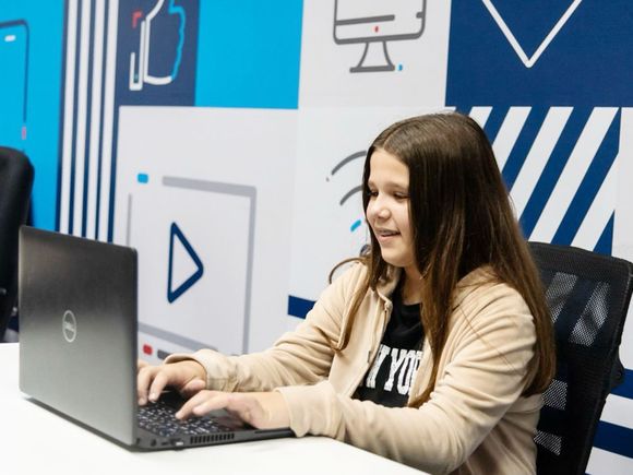 Vuelven las capacitaciones gratuitas en Inteligencia Artificial y Programación para chicas entrerrianas