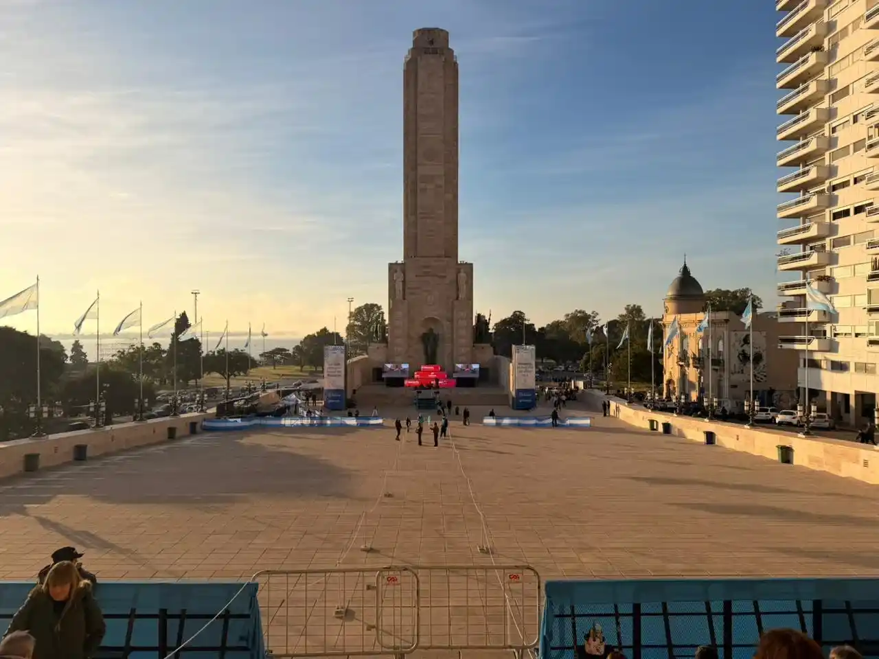 Inauguraron la restauración del Monumento Nacional a la Bandera en la antesala del 20 de junio