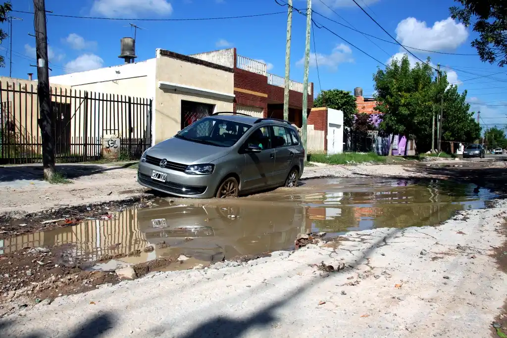 El Pro organizó un concurso de fotografía para premiar el mejor bache de Hurlingham