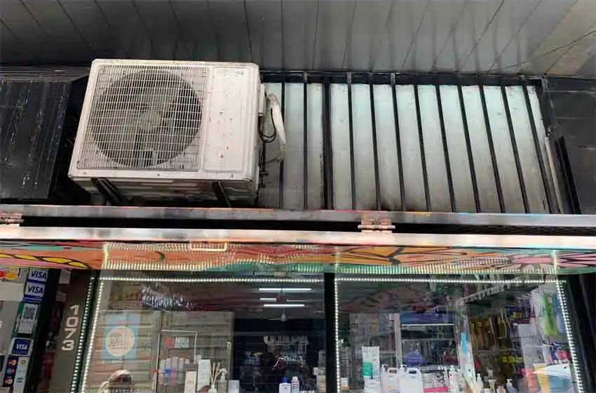 Incendio e intento de robo en una perfumería de calle San Luis: «Si se prende fuego el local, puede llegar a volar la manzana»