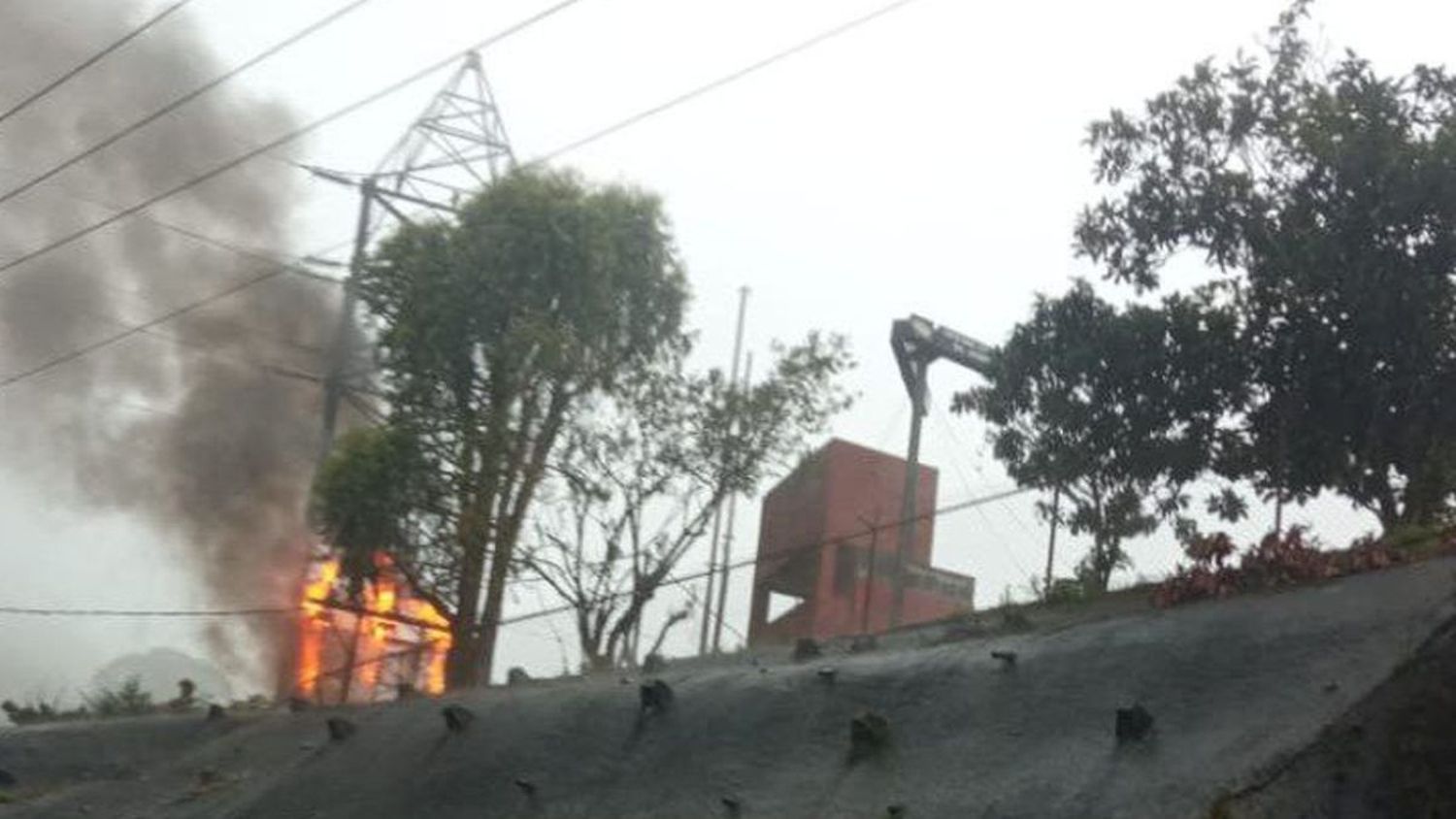 ONDA TROPICAL provocó fluctuación eléctrica en varios estados