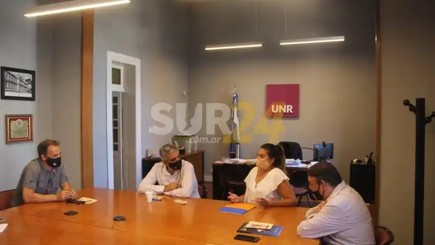 La venadense Florencia Nicolari, nexo con la UNR para acercar la experiencia del antiguo Egipto a las aulas