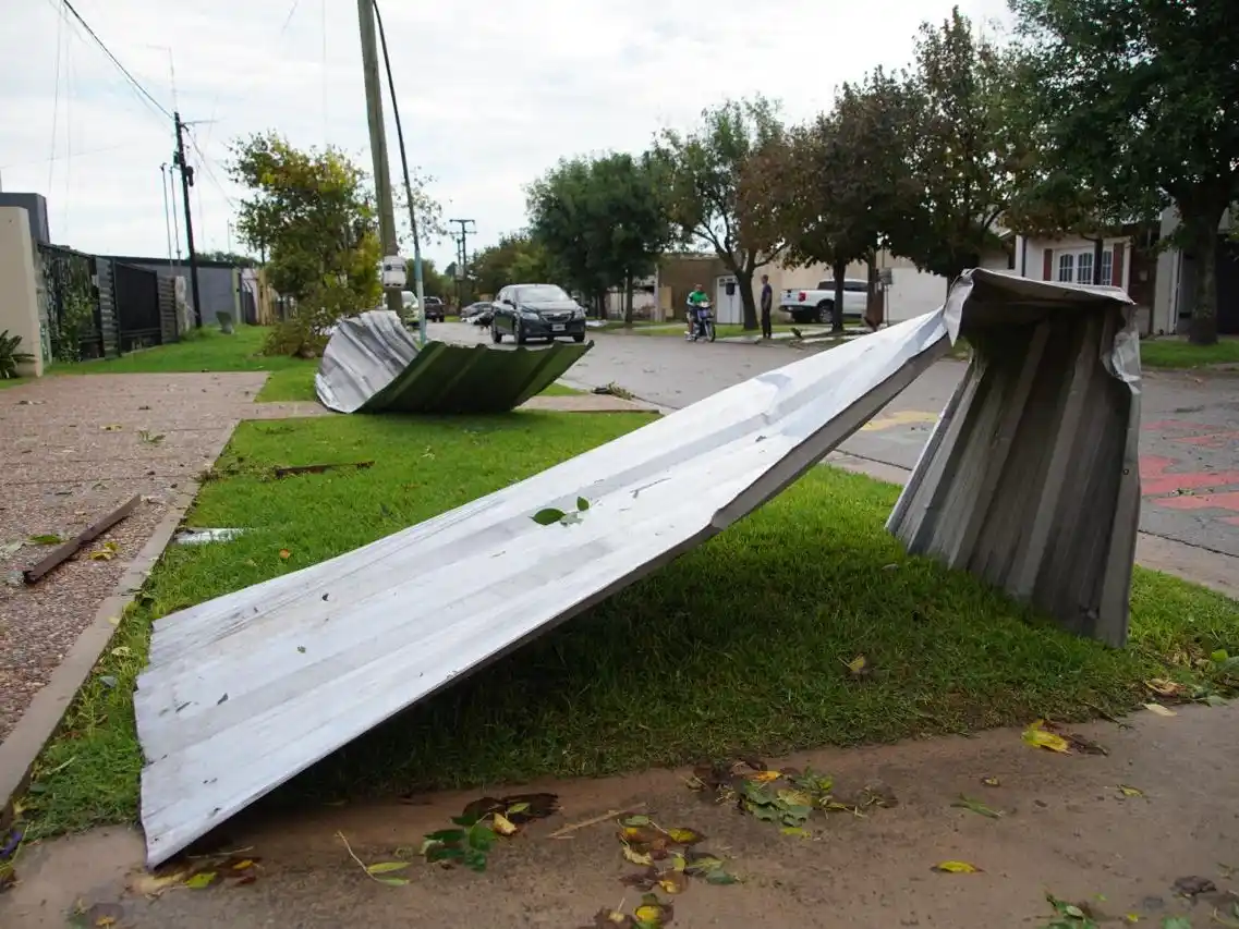 Fuerte tormenta en Bombal dejó serios destrozos - 1