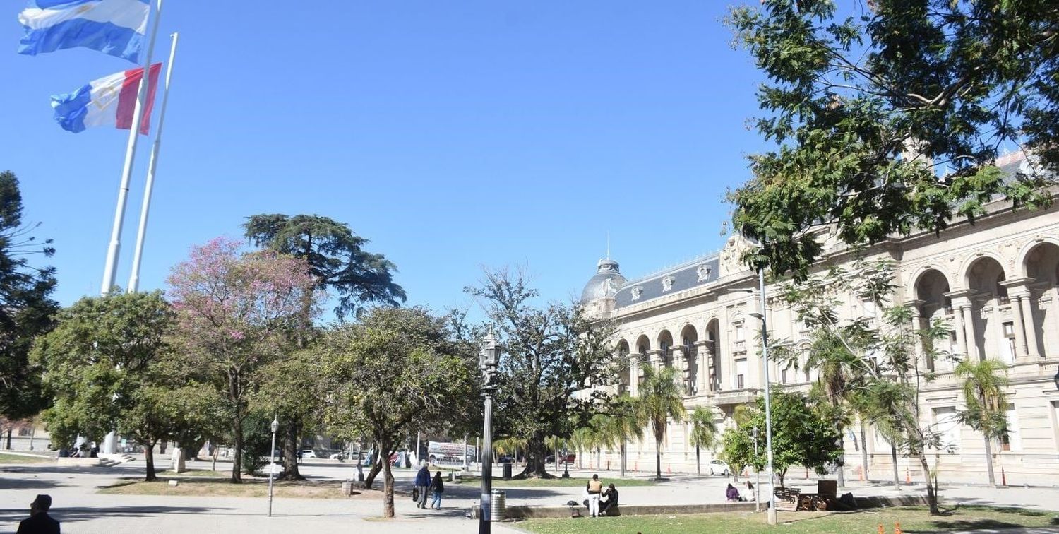 En la provincia, la política salarial se había cerrado una semana antes de que se anunciara esa medida del gobierno nacional. Crédito: Luis Cetraro.