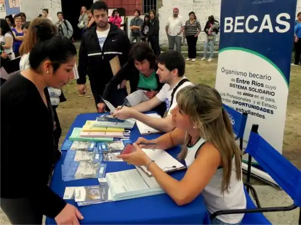 El Nuevo Bersa de Urquiza pagará las becas por la tarde