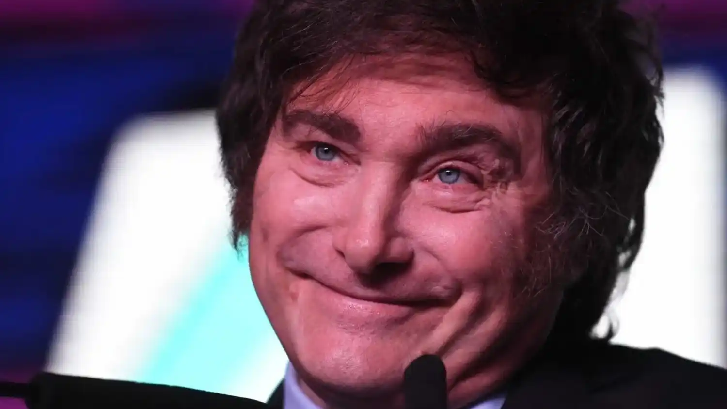 El plan incluía acuñar piezas con el rostro del mandatario y símbolos asociados a su figura política.