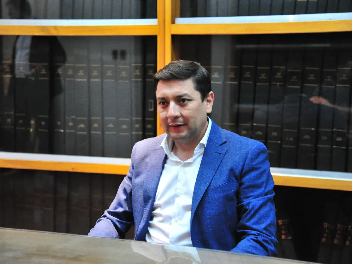 “Queremos reconstruir el sistema  de salud en el interior de la provincia”