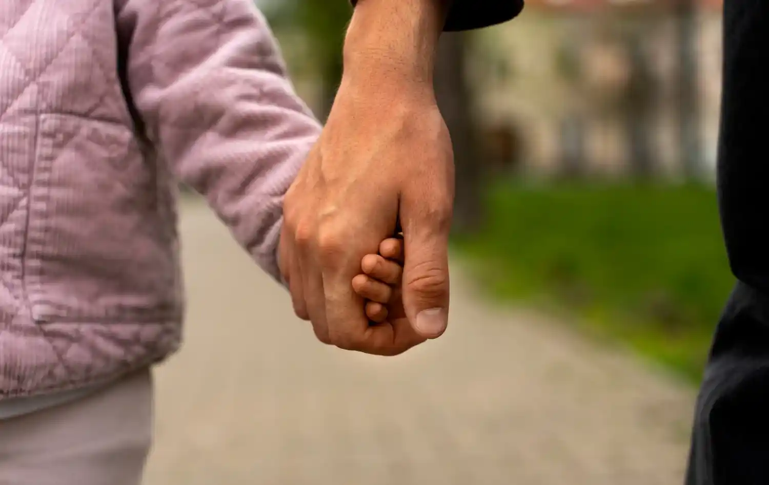 Especialistas analizaron los cambios en la ley de adopción y la situación de niños y adolescentes.