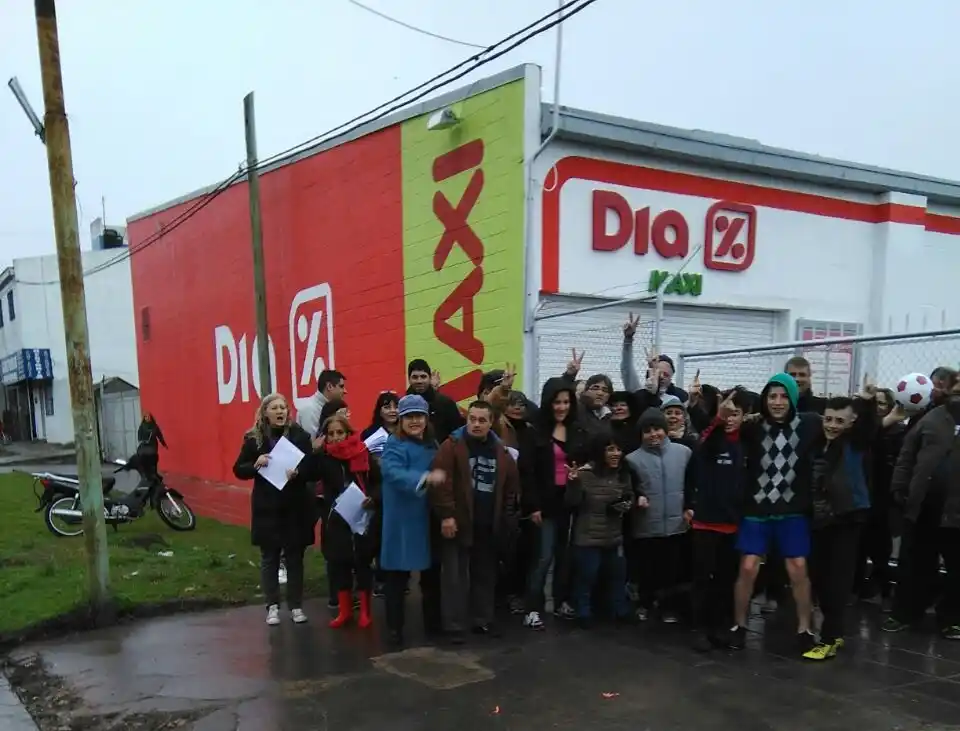 La Plata: Vecinos piden apertura de supermercado con precios populares