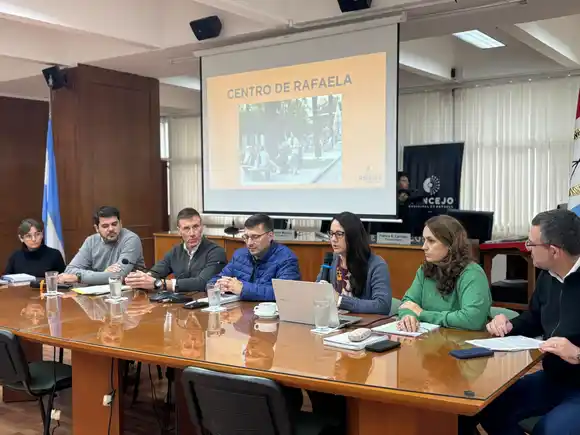 Veredas en debate: funcionarios y comerciantes buscan modernizar el centro de Rafaela