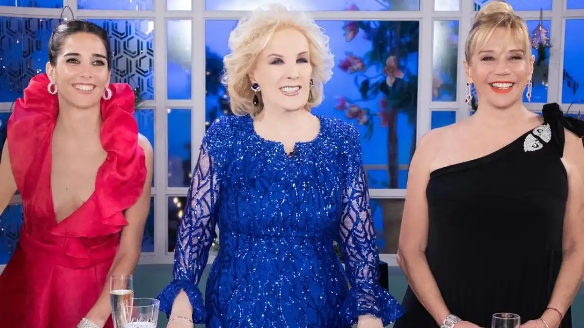 Marcela Tinayre reemplazaría a Juana Viale en “La Noche de Mirtha”