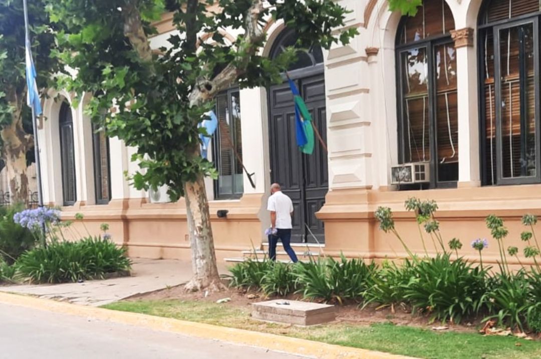 En Palacio aguardan las gestiones políticas ante Provincia para la asistencia financiera.