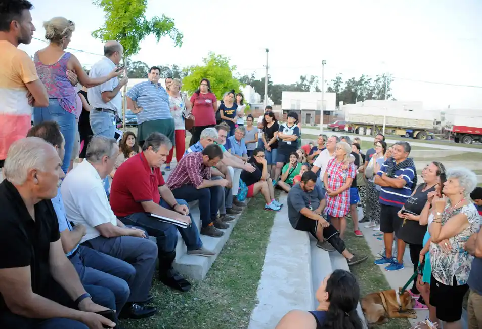 Vecinos del Procrear se reunieron con funcionarios por la falta de agua