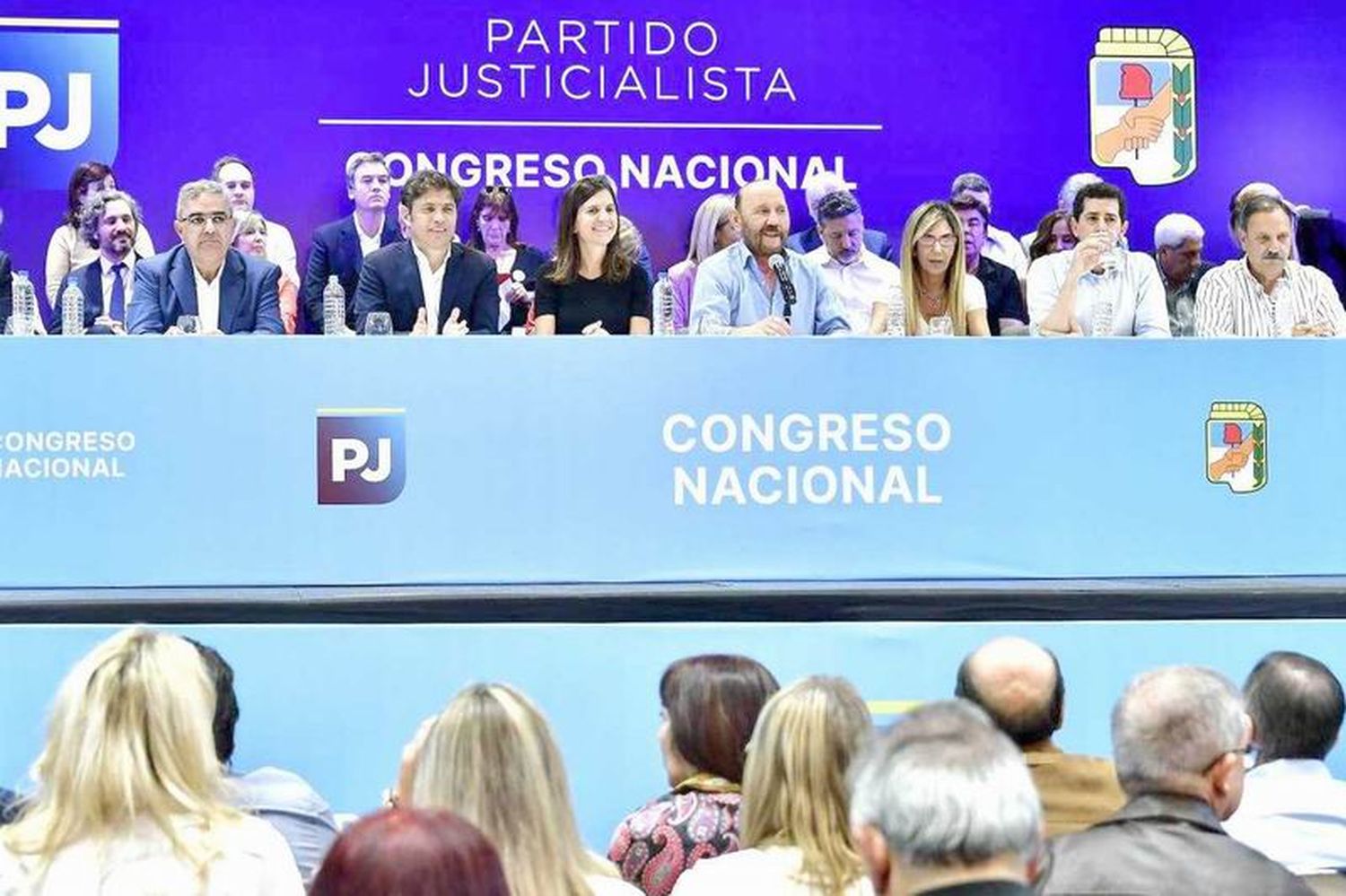 Convocado por Insfrán, se reúne 
el Congreso Nacional Justicialista