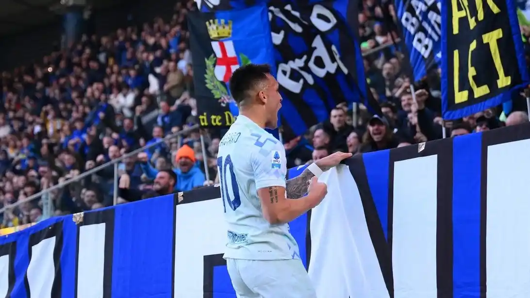 Lautaro Martínez festejó con su gente.