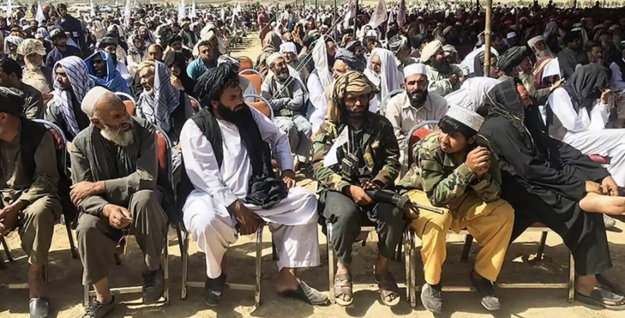 Afganistán: los talibanes prohíben el uso de moneda extranjera