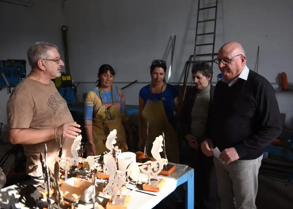 Inauguración del Centro Municipal de Formación en Oficios y Tecnología en Crespo