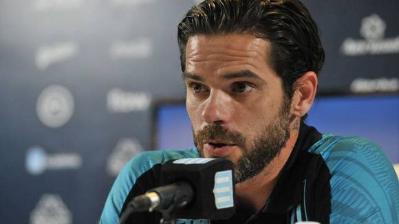 Racing busca la renovación de Fernando Gago y un proyecto integral