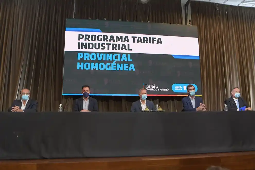 Córdoba: Schiaretti anunció que se unificará la tarifa eléctrica para las industrias de la provincia