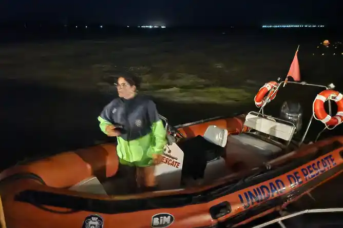 Simulacro nocturno en la laguna: Bomberos Voluntarios y Seguridad Municipal pusieron a prueba los protocolos de rescate