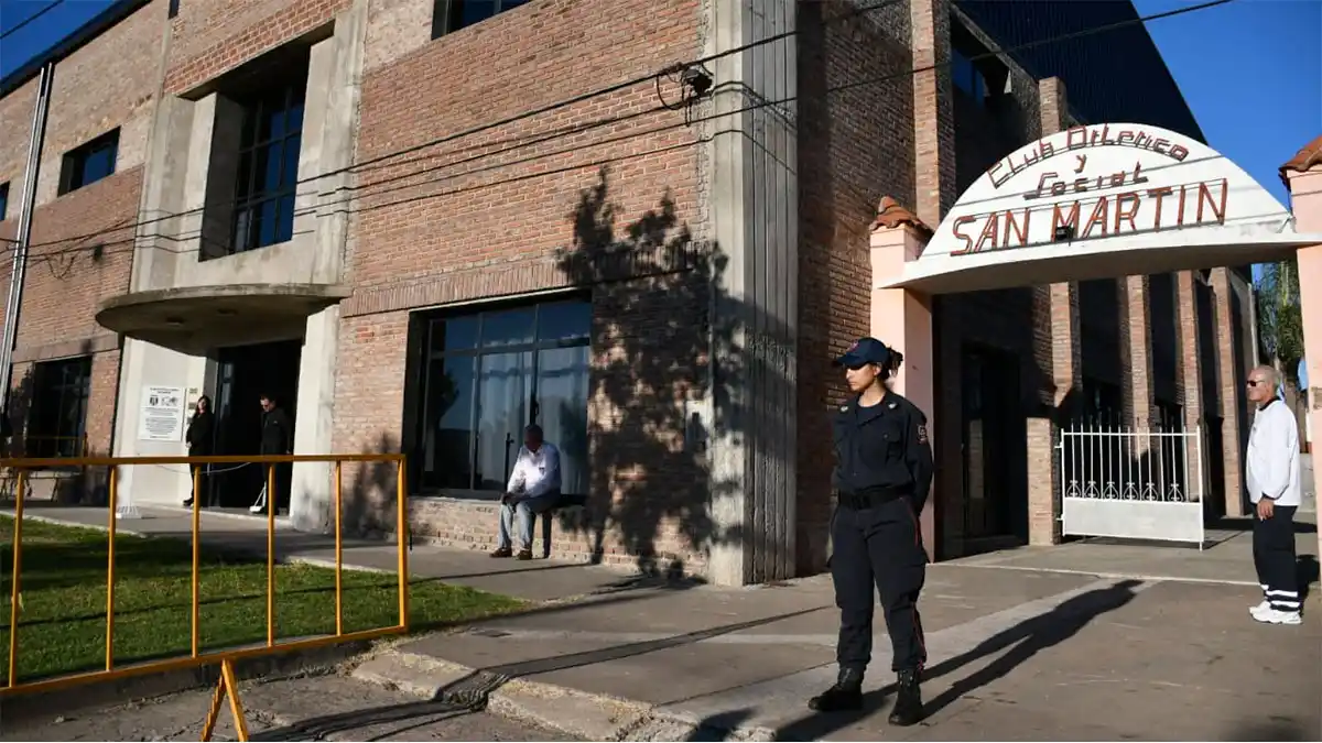 Despiden los restos de Emiliano Sala en Progreso