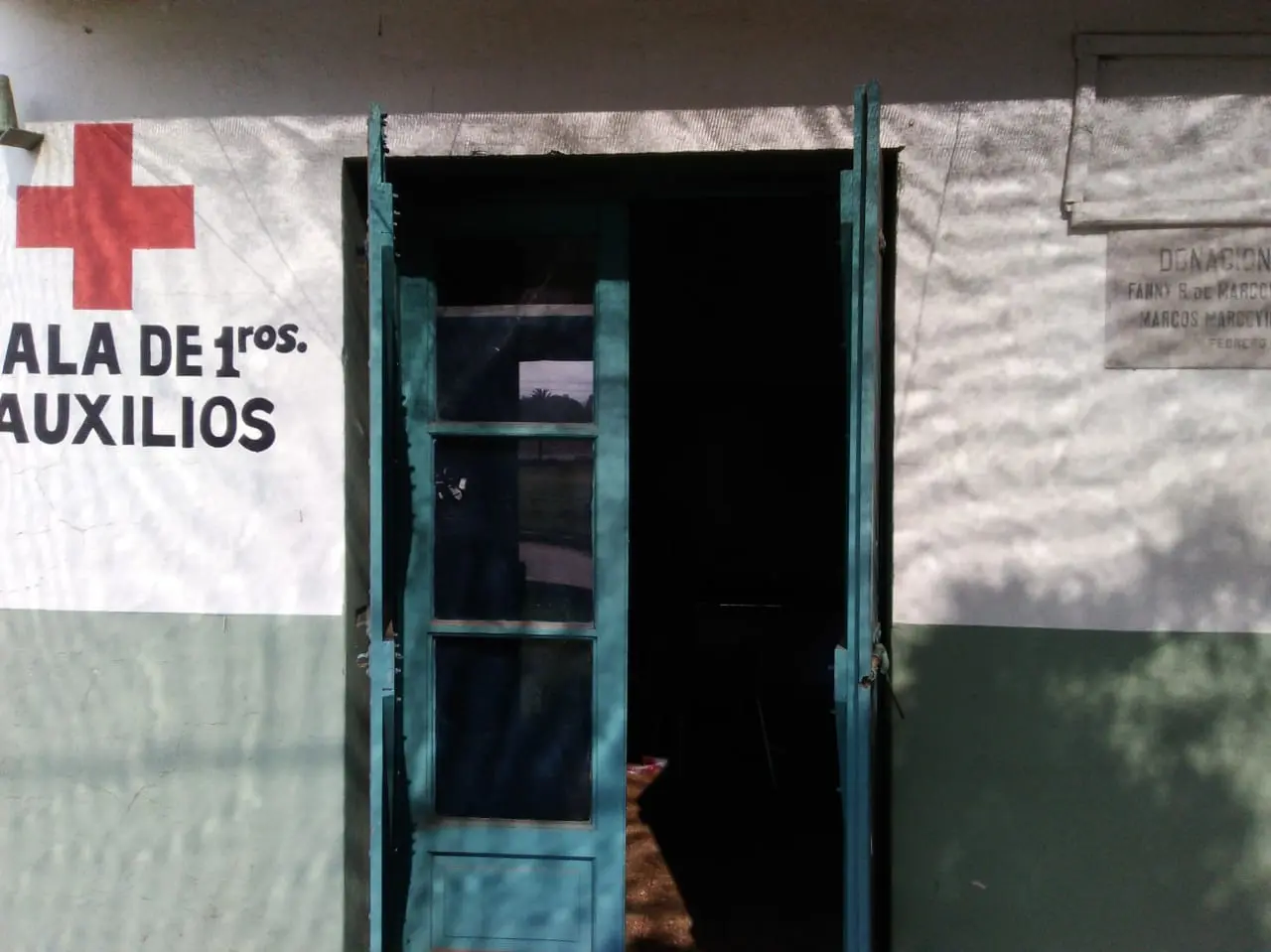 Daños y robo en una sala de primeros auxilios