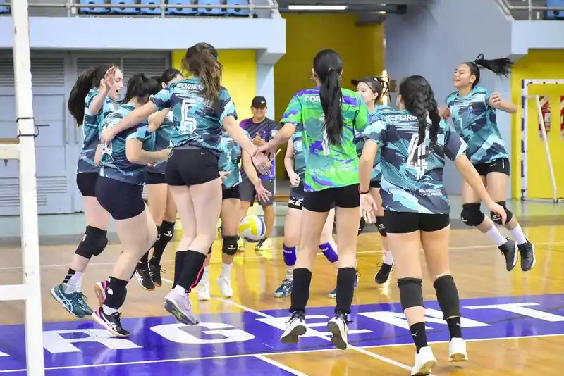 Clorinda y Palo Santo son
campeones del vóley sub 15