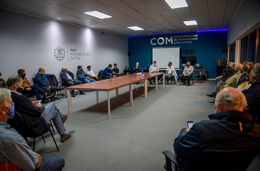 Con foco en la seguridad, Montenegro recibió a representantes de clubes de fútbol