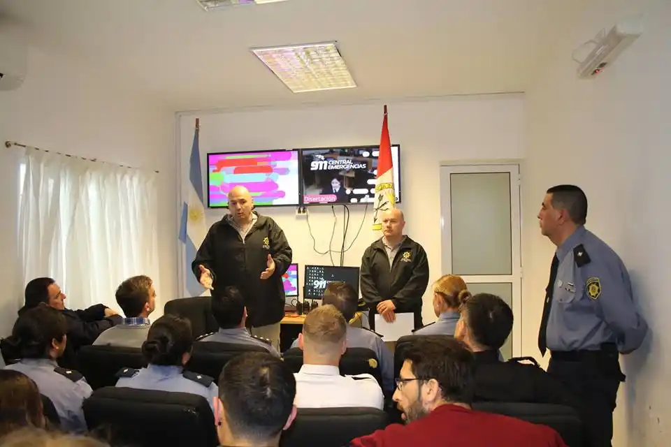 Emergencias 911 capacitó a las centrales de videovigilancias de Santa Fe y Santo Tomé
