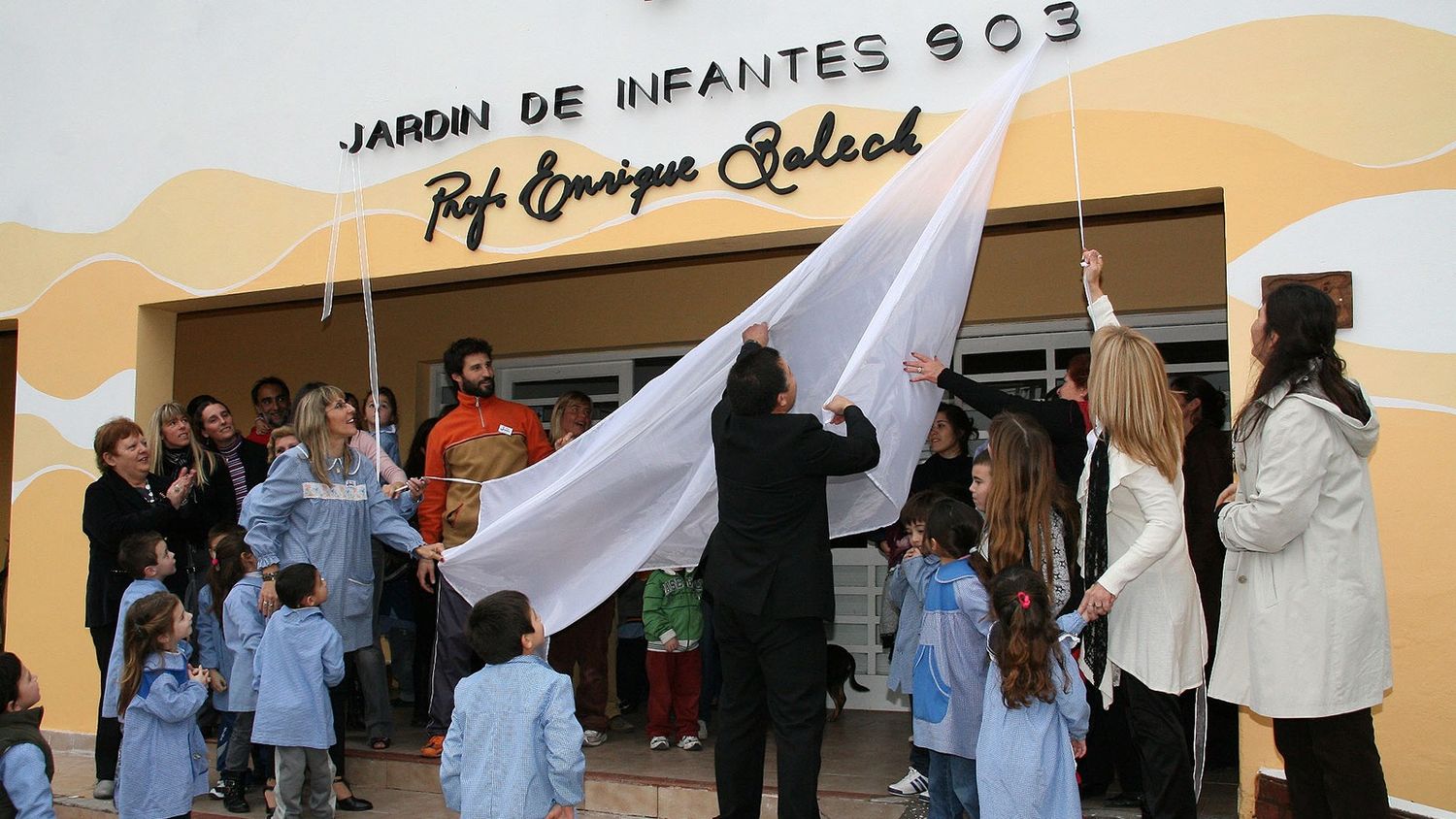 En 2010. El Jardín de Infantes 903 recibió el nombre de “Enrique Balech”