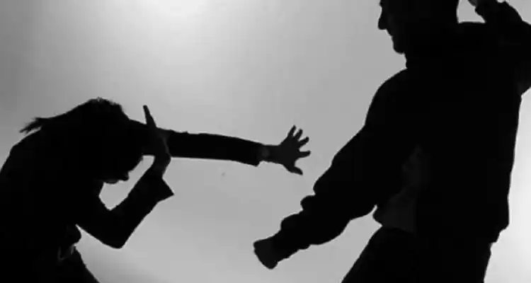 Golpeó y amenazó de muerte a su pareja y lo detuvieron