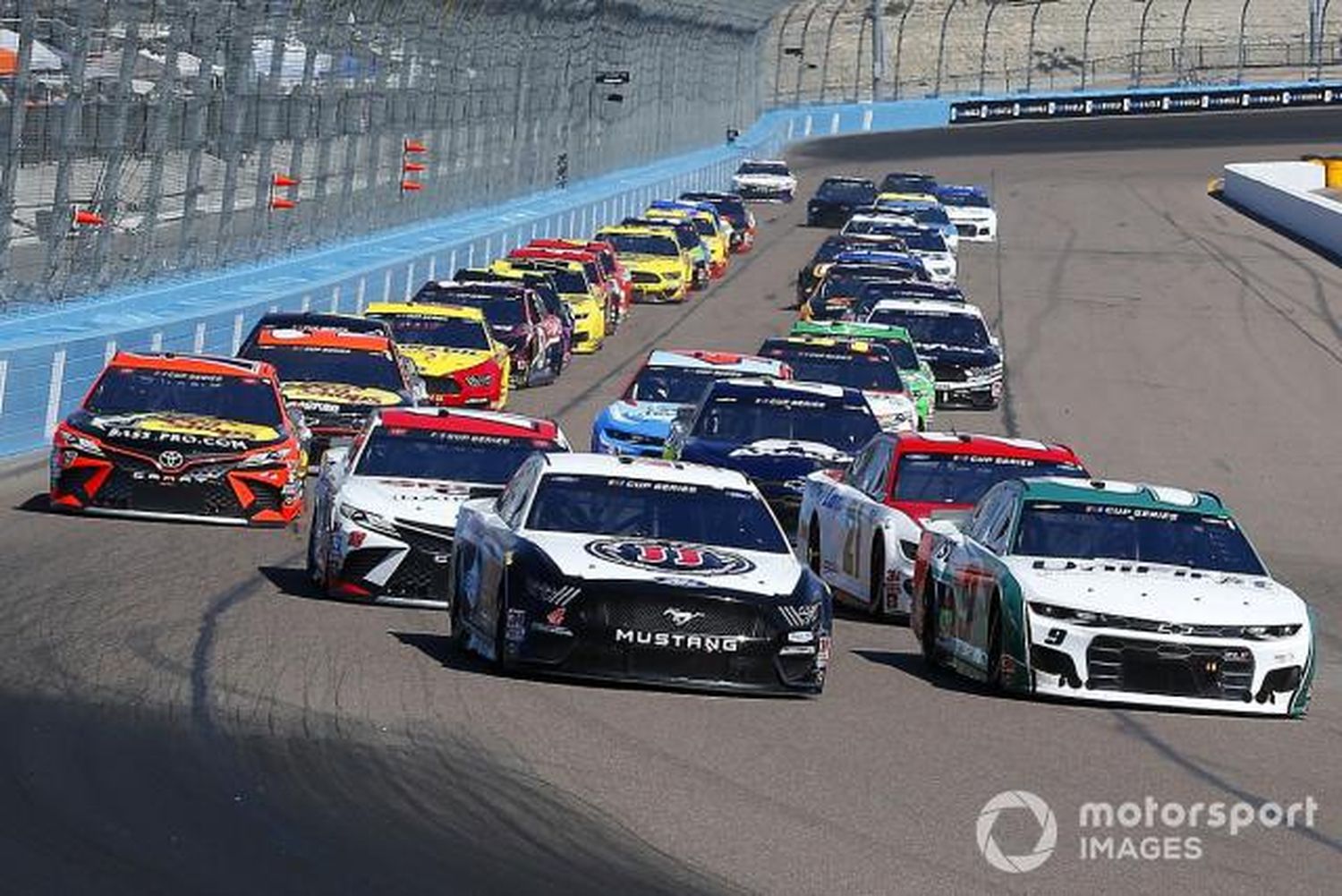 Se reanuda automovilismo en Estados Unidos con la categoría NASCAR