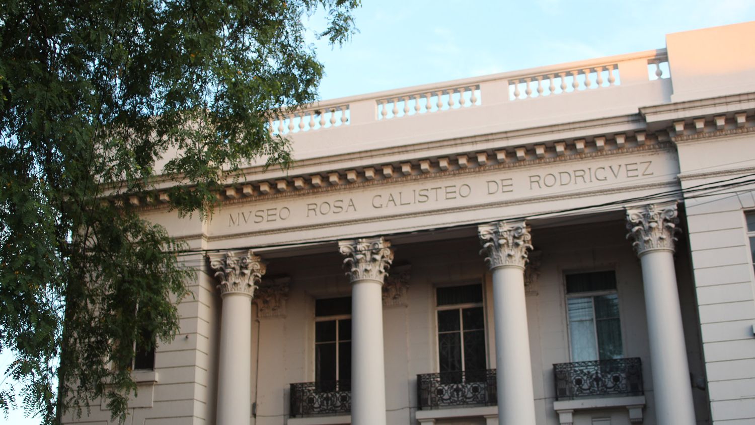 Charla abierta en el Museo Rosa Galisteo