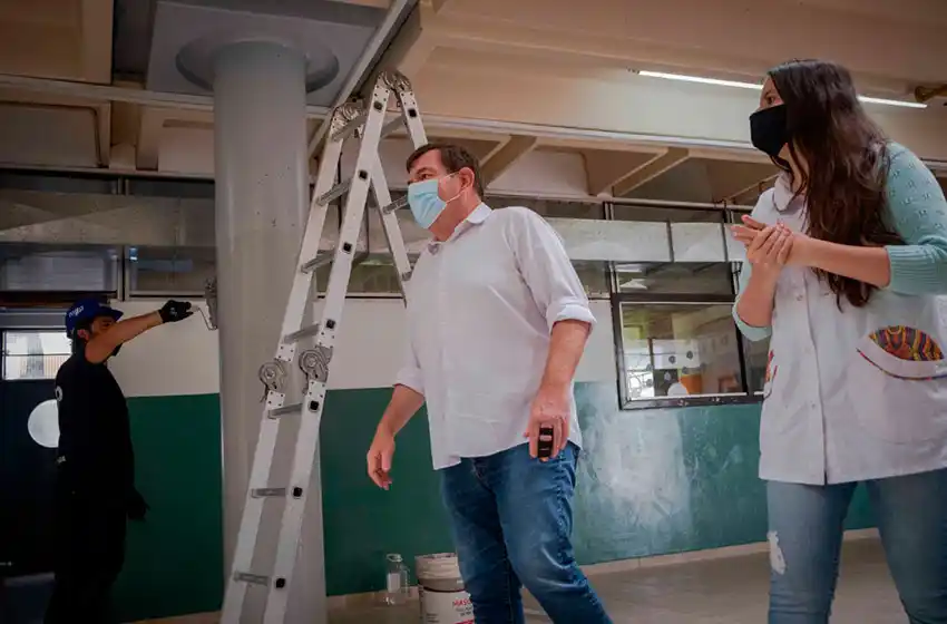 Avanzan con la reparación de escuelas municipales