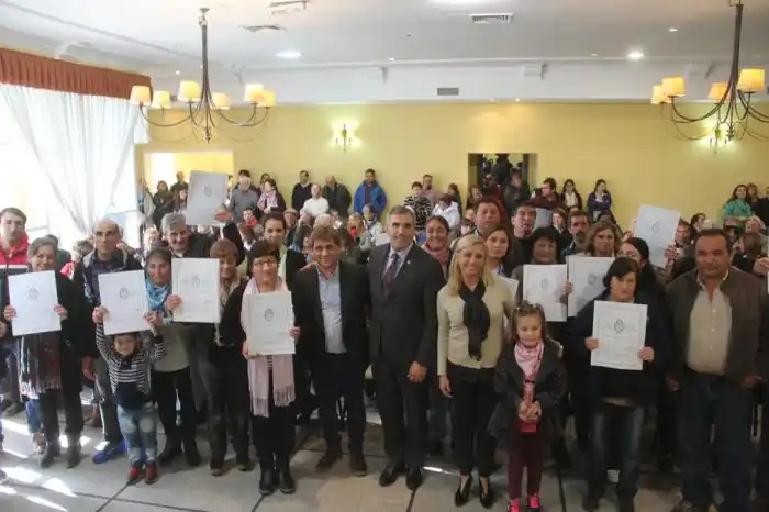 Se entregaron 33 escrituras y se firmaron otras 160