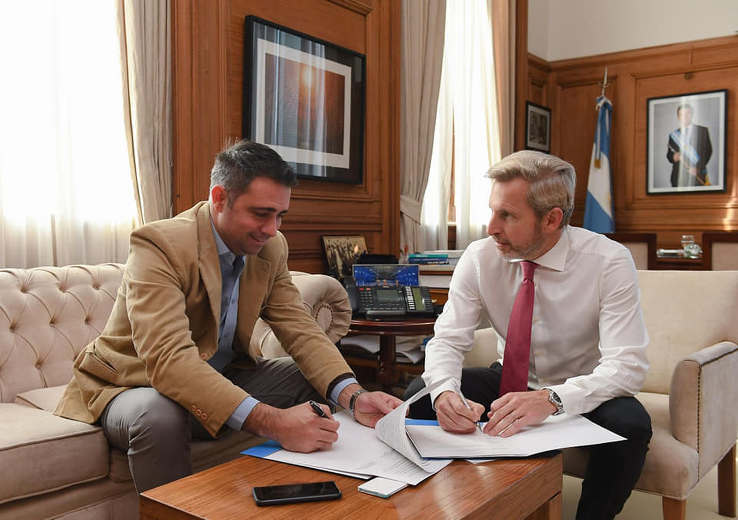 Davico firmó convenio con Nación para la construcción de 10 viviendas