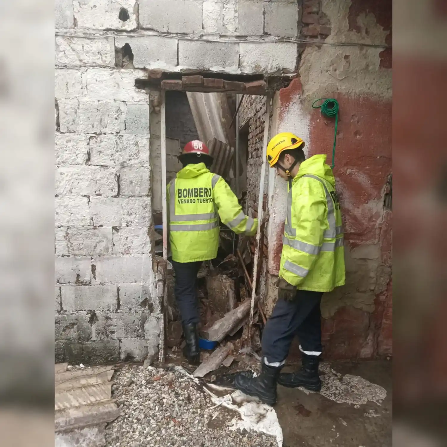 Derrumbe techo galpòn lunes 12 - 2