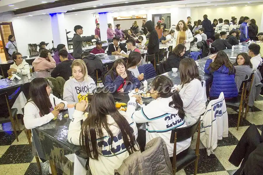 Siguen llegando grupos de egresados a Necochea