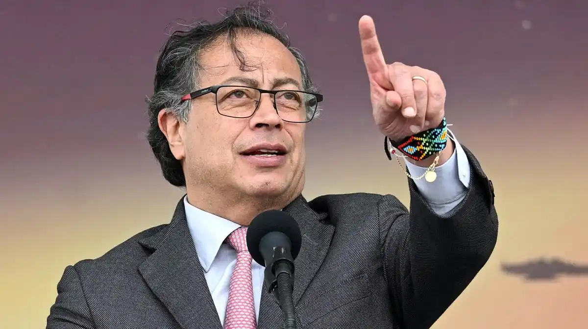 Petro aprovecha la muerte de Piedad para crear partido propio