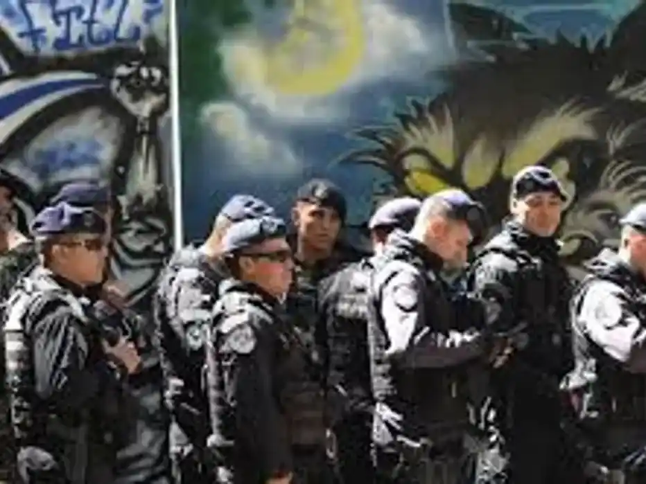 Casi efectivos para "cuidar" el clásico platense el lunes a las 17 hs.