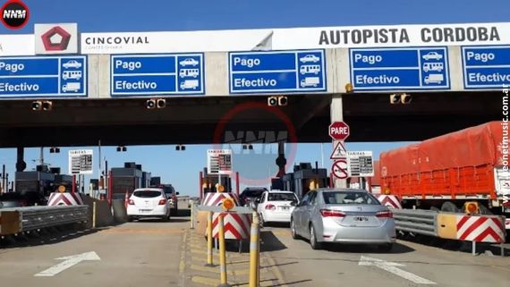 Escapaba de un control con un auto robado y mató a una empleada del peaje