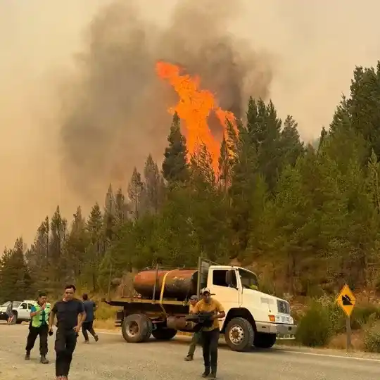 Incendios forestales en Chubut: pronostican lluvias y fuertes vientos durante toda la jornada
