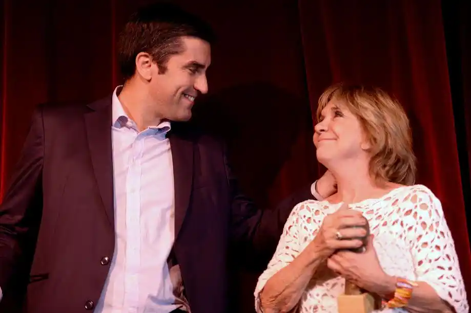 Virginia Lago recibió el Premio María Elena Walsh