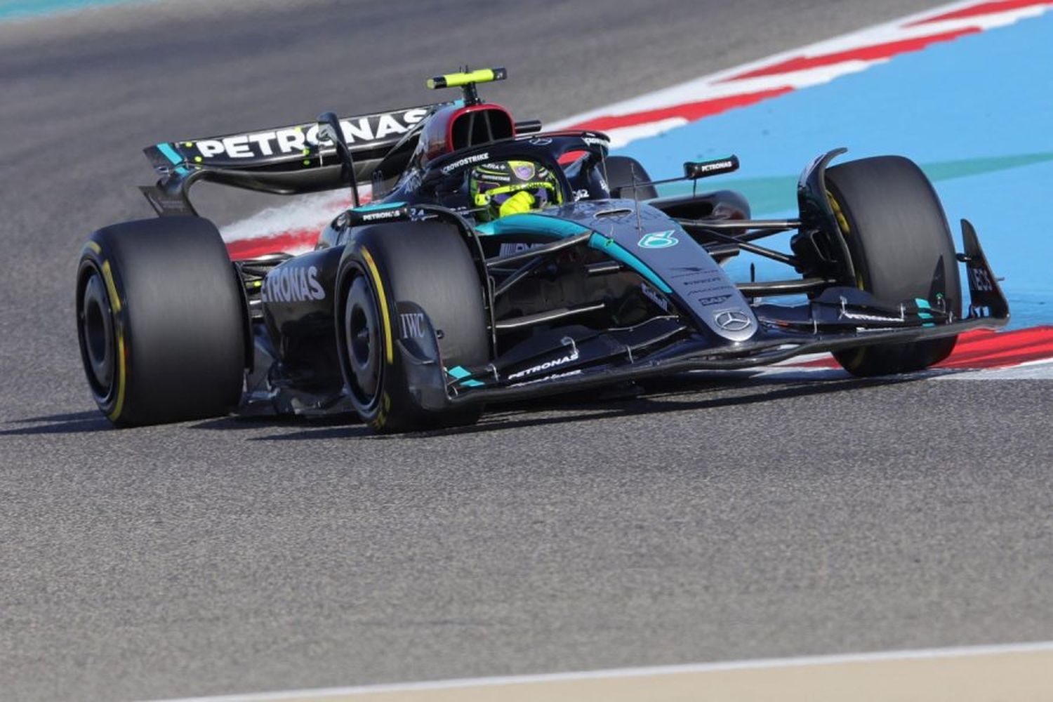 Mercedes dominó los ensayos libres en el GP de Bahrein