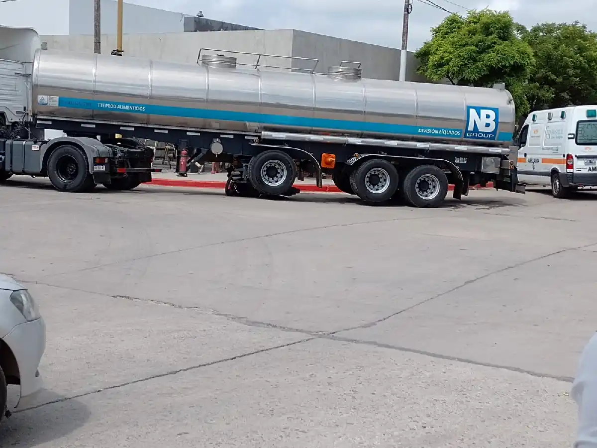 Arroyito: murió motociclista  al colisionar con un camión