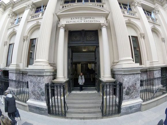 El Vicepresidente del BCRA sostuvo que la entidad pudo retener menos del 30% de los dólares que compró