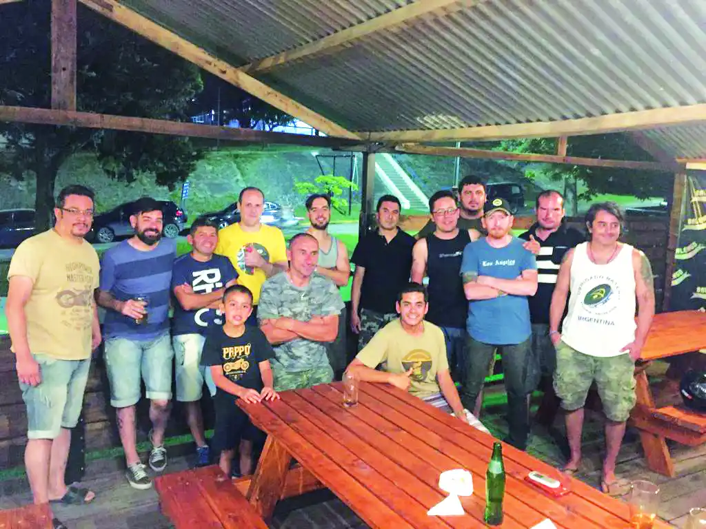 Buscan la posibilidad de poder mostrar lo que hacen en las fiestas populares de Victoria